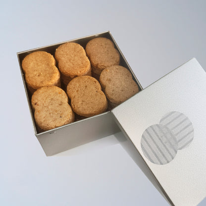 【12/26発送】-御年賀用-熨斗・銀糸付き パルミジャーノレッジャーノ ビスキュイ　（24枚・42枚）