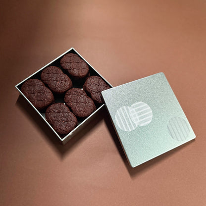 熨斗・銀糸付き｜《有機カカオ》の濃密ビスキュイ（18枚入）